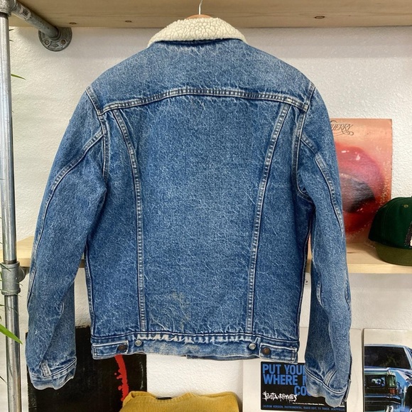 Levi's Classic Blue Denim Jacket with Cream Sherpa - Picture 2 of 4